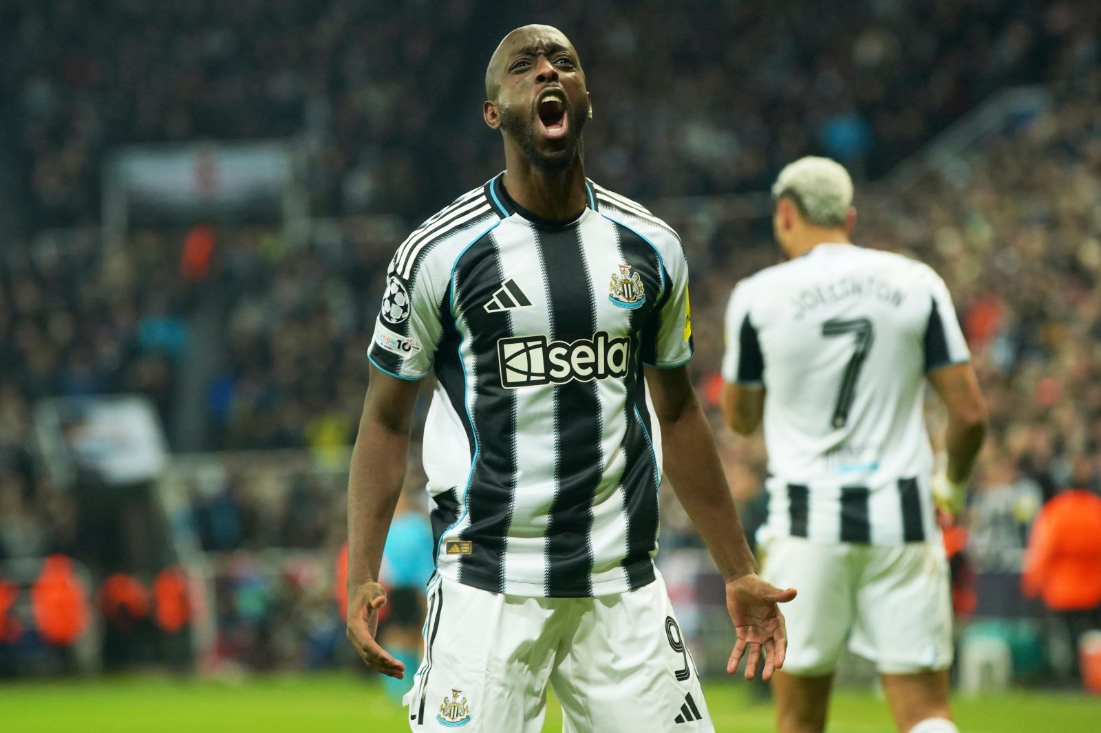 뉴캐슬 이적을 위해 태업을 불사했던 위사가 이번 시즌 내내 부진하며 팀의 고민이 깊어지고 있다. AP뉴시스