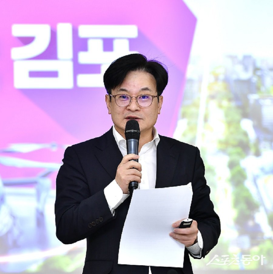 김병수 김포시장은 출입기자 신년간담회를 열고 김포시 시정 방향을 명확하게 밝히며 핵심 사업에 대해 설명했다. 사진제공|박미정 기자