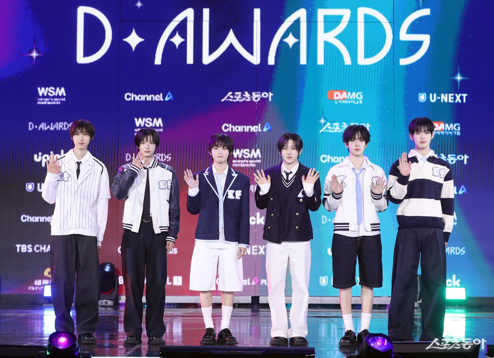 포토타임 갖는 킥플립 대한민국 1등 스포츠신문 스포츠동아