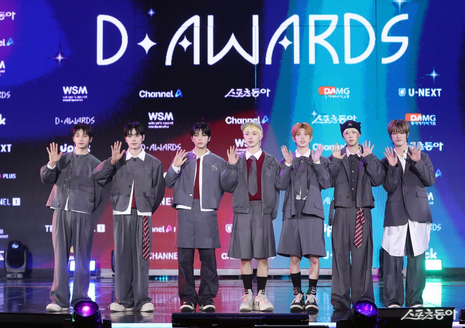 포토타임 갖는 넥스지 대한민국 1등 스포츠신문 스포츠동아