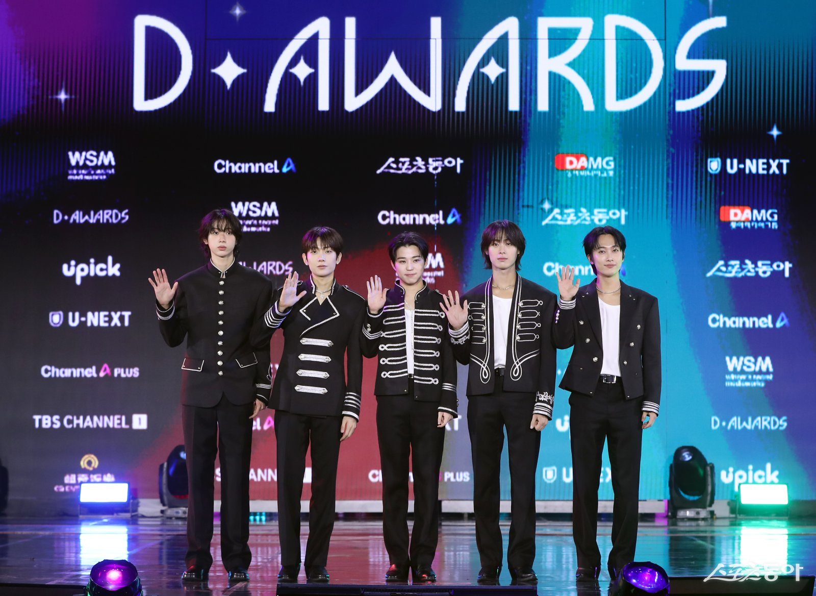 포토타임 갖는 하이파이유니콘 대한민국 1등 스포츠신문 스포츠동아