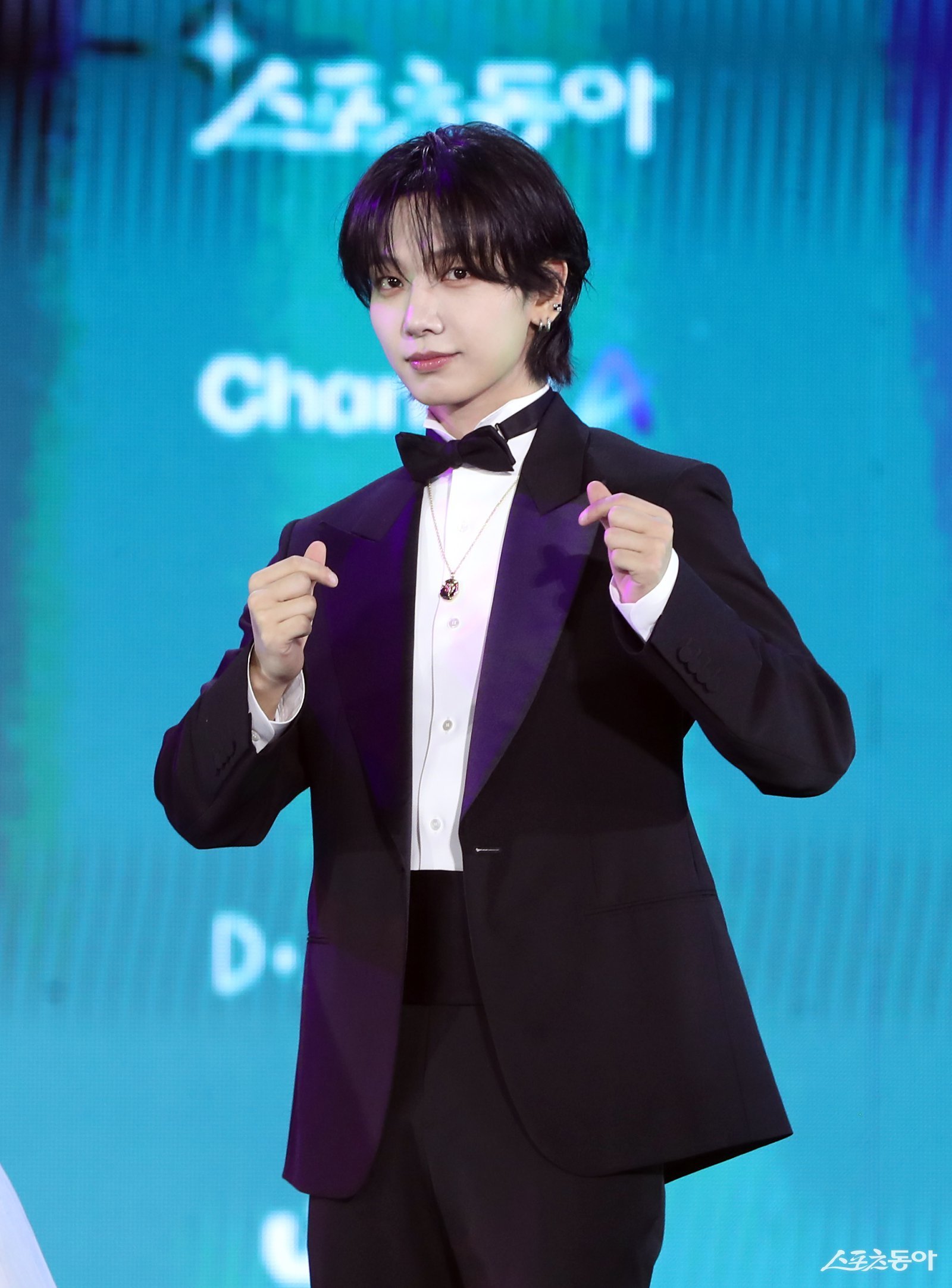 포토타임 갖는 디 어워즈 3MC (이종원, 신예은, 명재현) 대한민국 1등 스포츠신문 스포츠동아