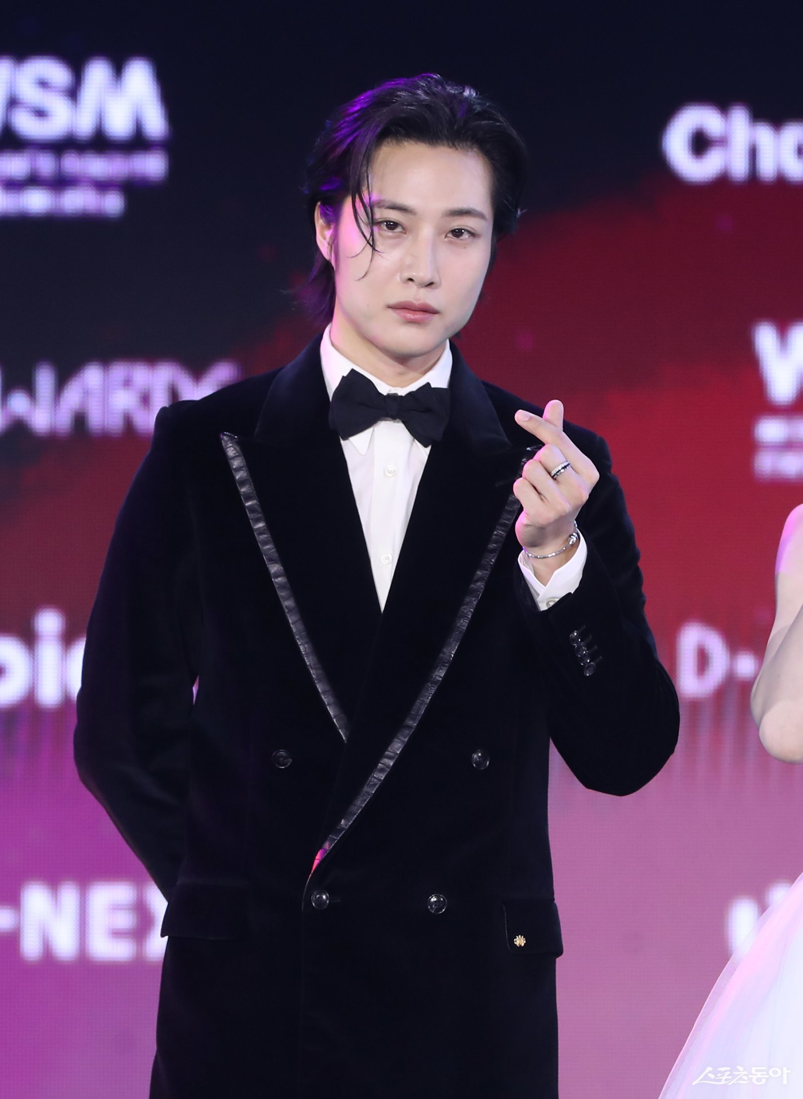 포토타임 갖는 디 어워즈 3MC (이종원, 신예은, 명재현) 대한민국 1등 스포츠신문 스포츠동아