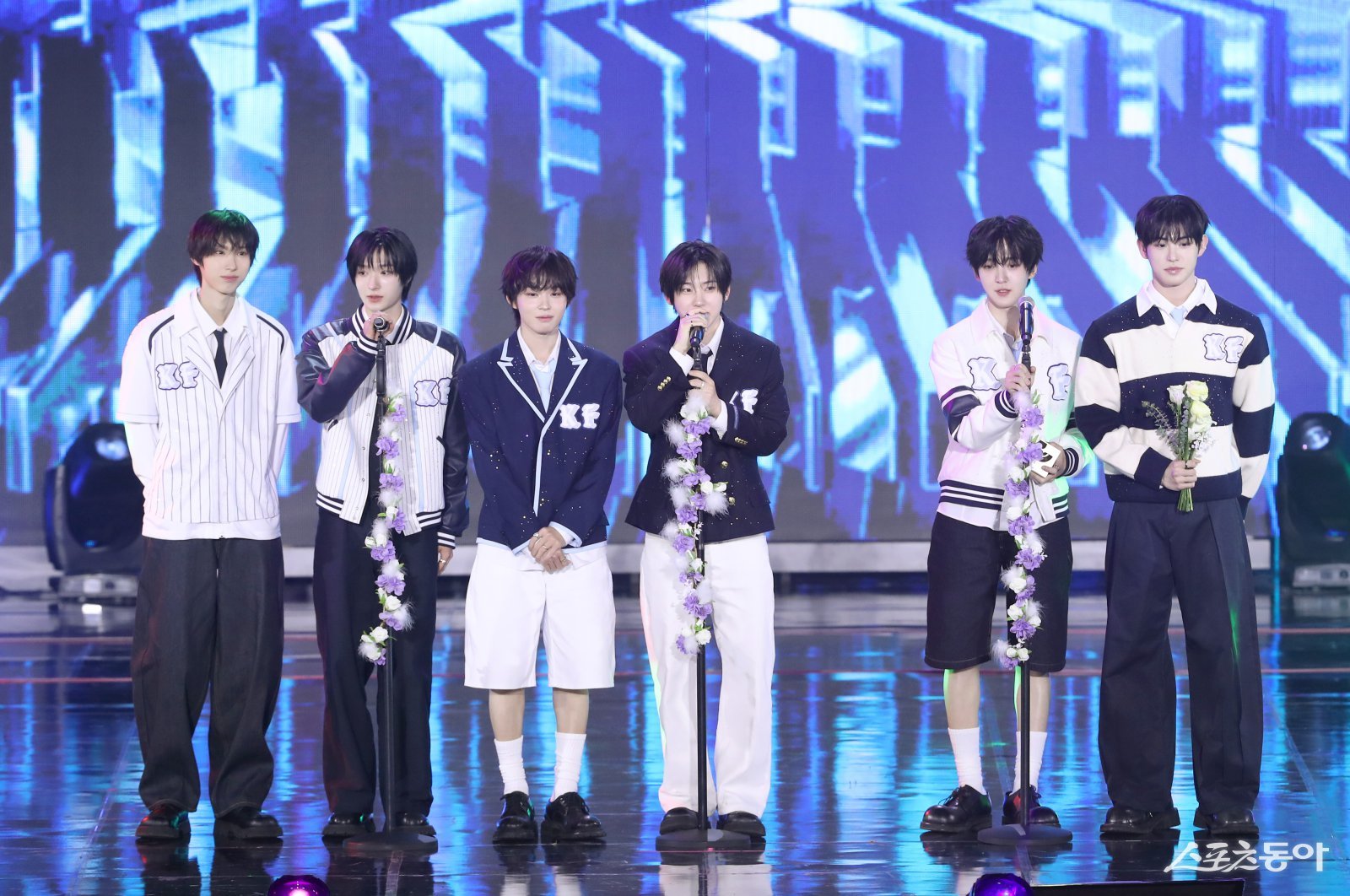 킥플립, 디 어워즈 실버 라벨 수상 대한민국 1등 스포츠신문 스포츠동아