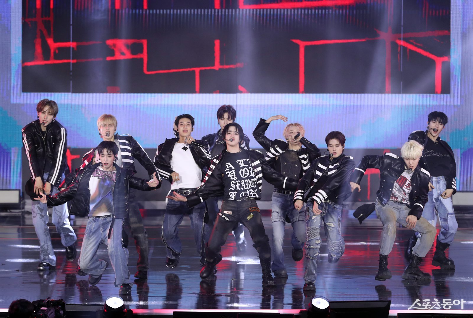 싸이커스 공연. 대한민국 1등 스포츠신문 스포츠동아