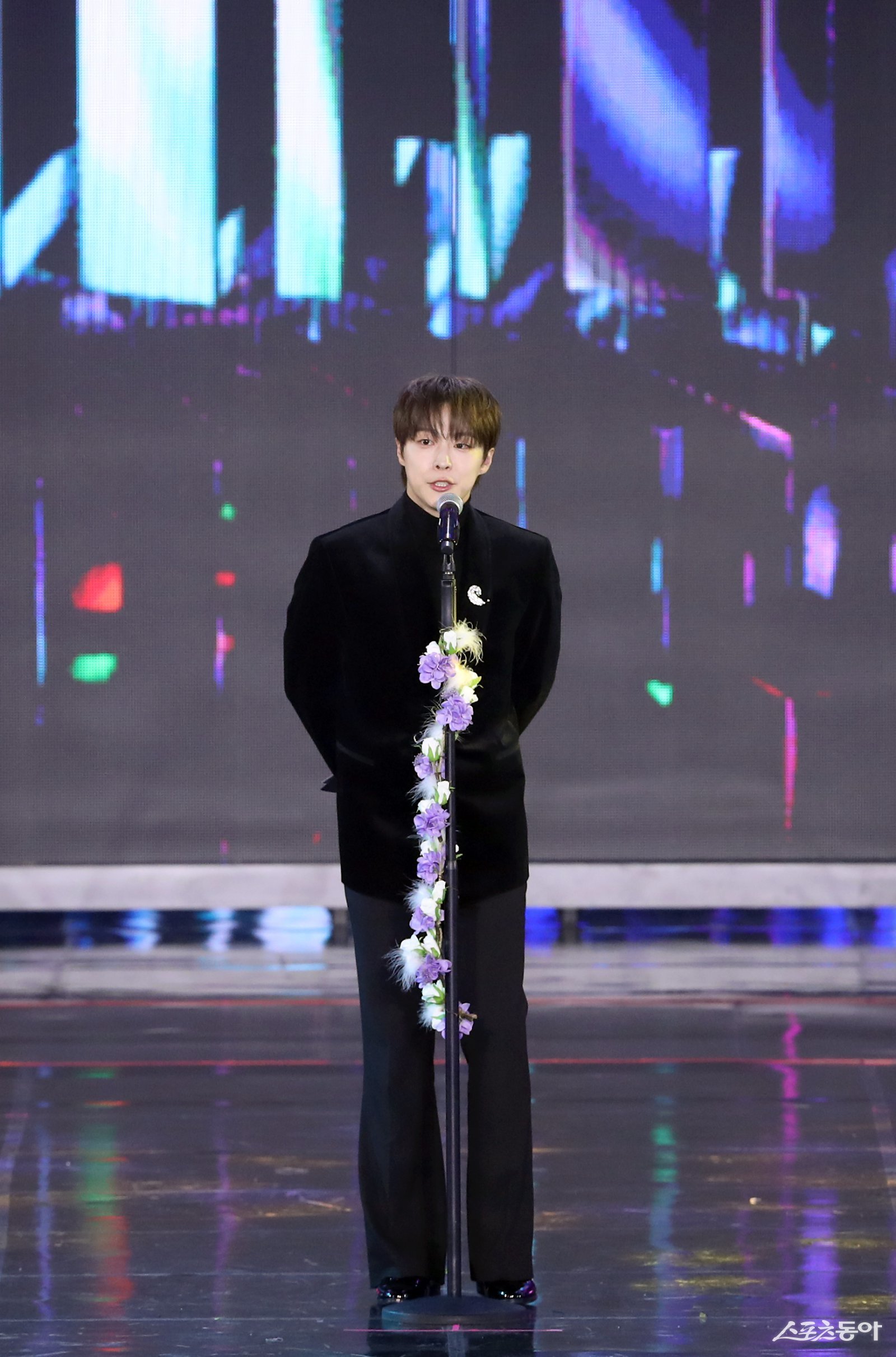 시상자 배인혁. 대한민국 1등 스포츠신문 스포츠동아