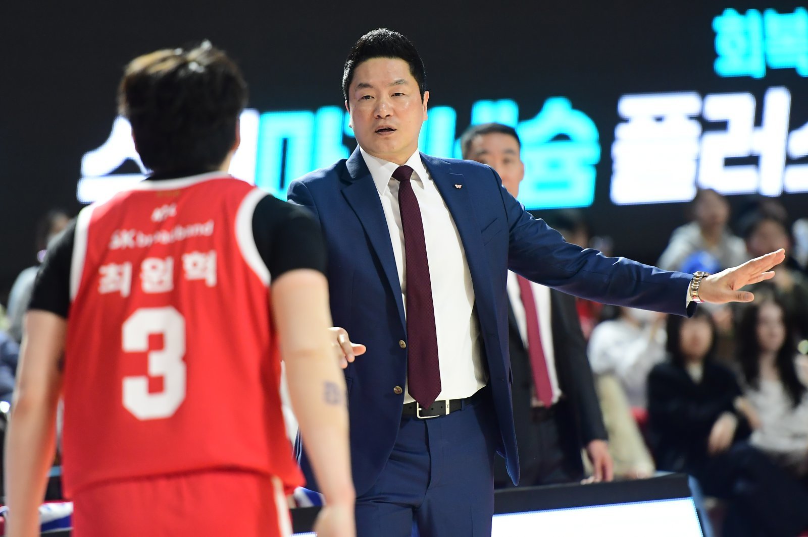 전희철 SK 감독은 15일 잠실학생체육관에서 열릴 정관장과 홈경기에서 승리하고자 의지를 다졌다. 사진제공｜KBL