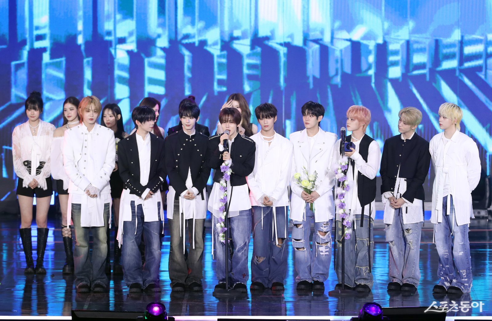 수상 소감 말하는 아홉. 대한민국 1등 스포츠신문 스포츠동아