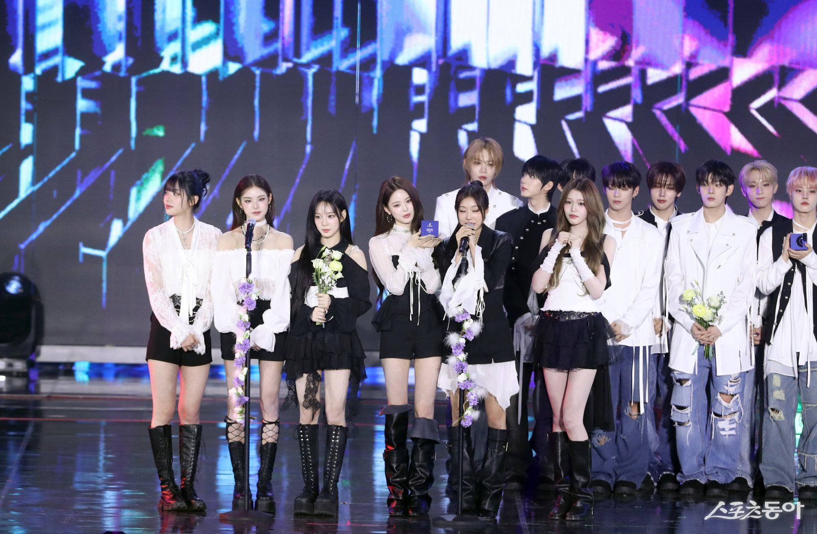 수상 소감을 말하는 이즈나. 대한민국 1등 스포츠신문 스포츠동아