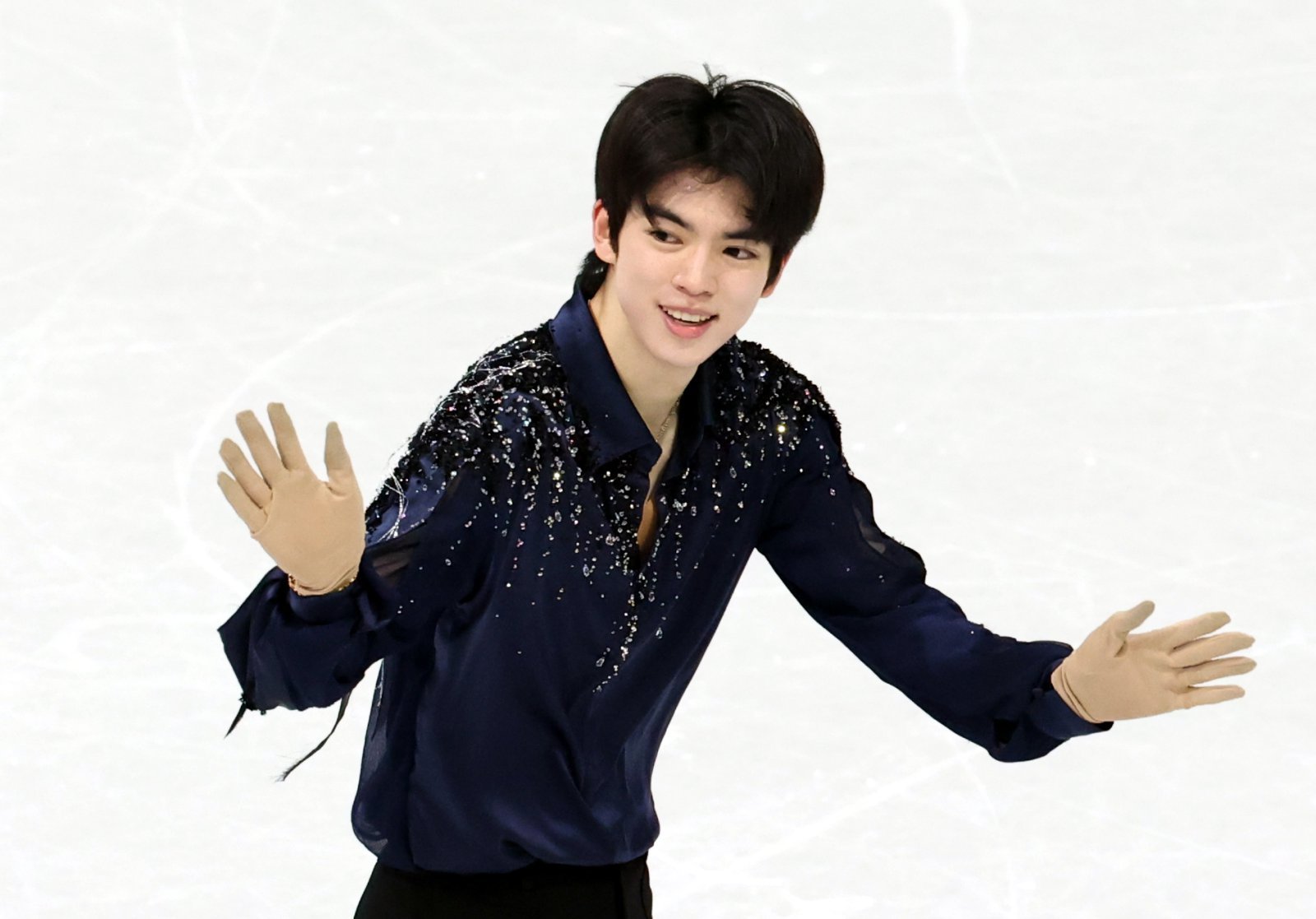 차준환이 11일(한국시간) 밀라노 아이스스케이팅 아레나에서 열린 피겨스케이팅 남자 싱글 쇼트프로그램에서 연기를 마친 뒤 인사하고 있다. 차준환은 13일 열릴 프리스케이팅에서 첫 올림픽 메달에 도전한다. 밀라노ㅣ뉴시스