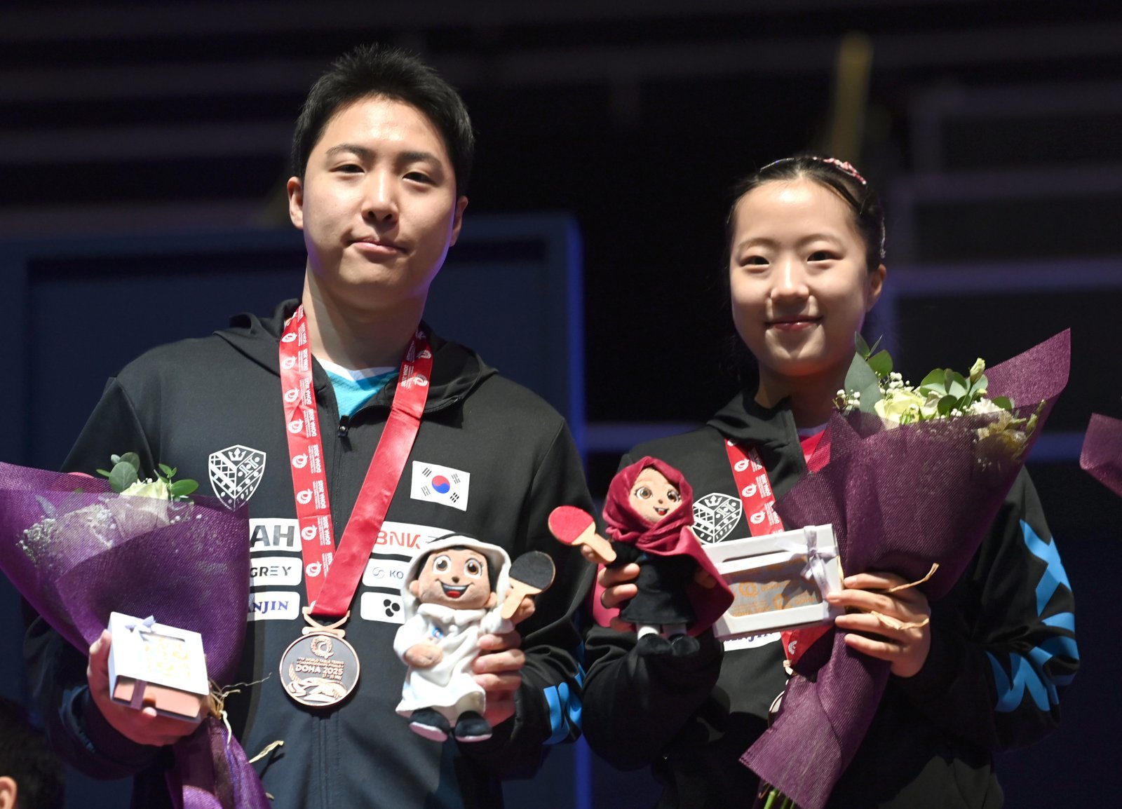 임종훈(왼쪽)-신유빈은 주요 국제대회가 잇따라 열리는 2026년도 선전을 다짐했다. 지난해 말 세계최강 왕추친-쑨잉샤를 격파한 기세를 이어가겠다는 의지다. 사진제공│대한탁구협회