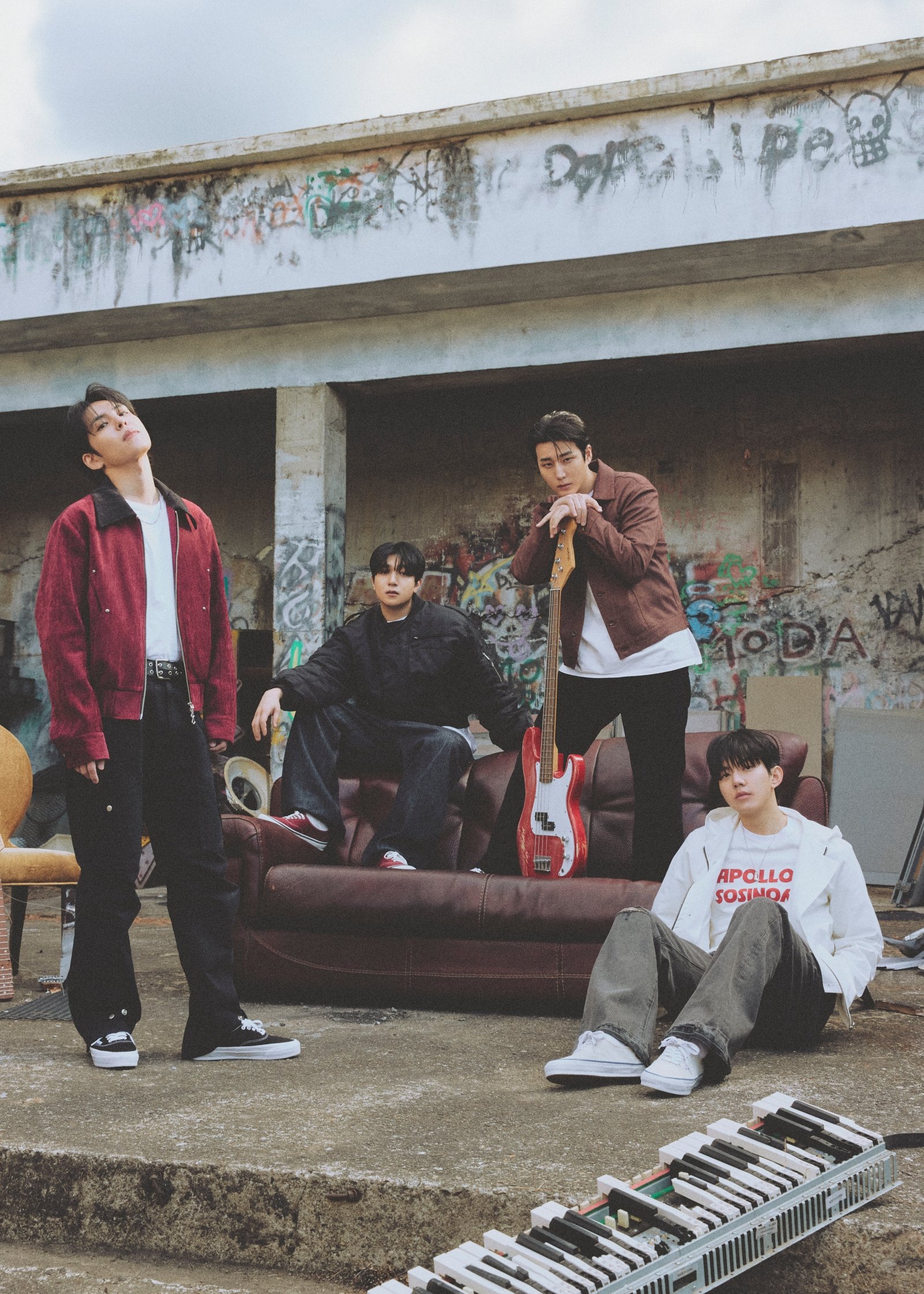 DAY6、自由な感性溢れるブランドグラビアを公開…デビュー10周年ツアー