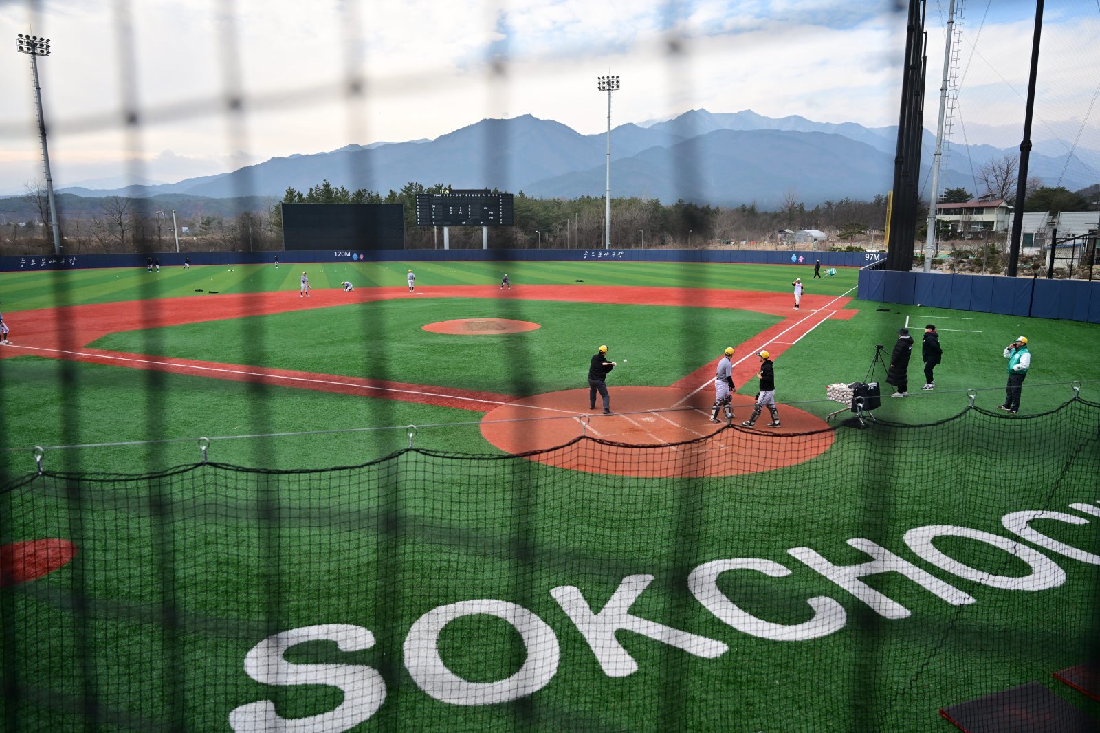 전국 중학교 야구 10개팀이 최근 속초에서 실전 점검을 마쳤다. 사진은 지난해 윈터리그. 속초시 제공