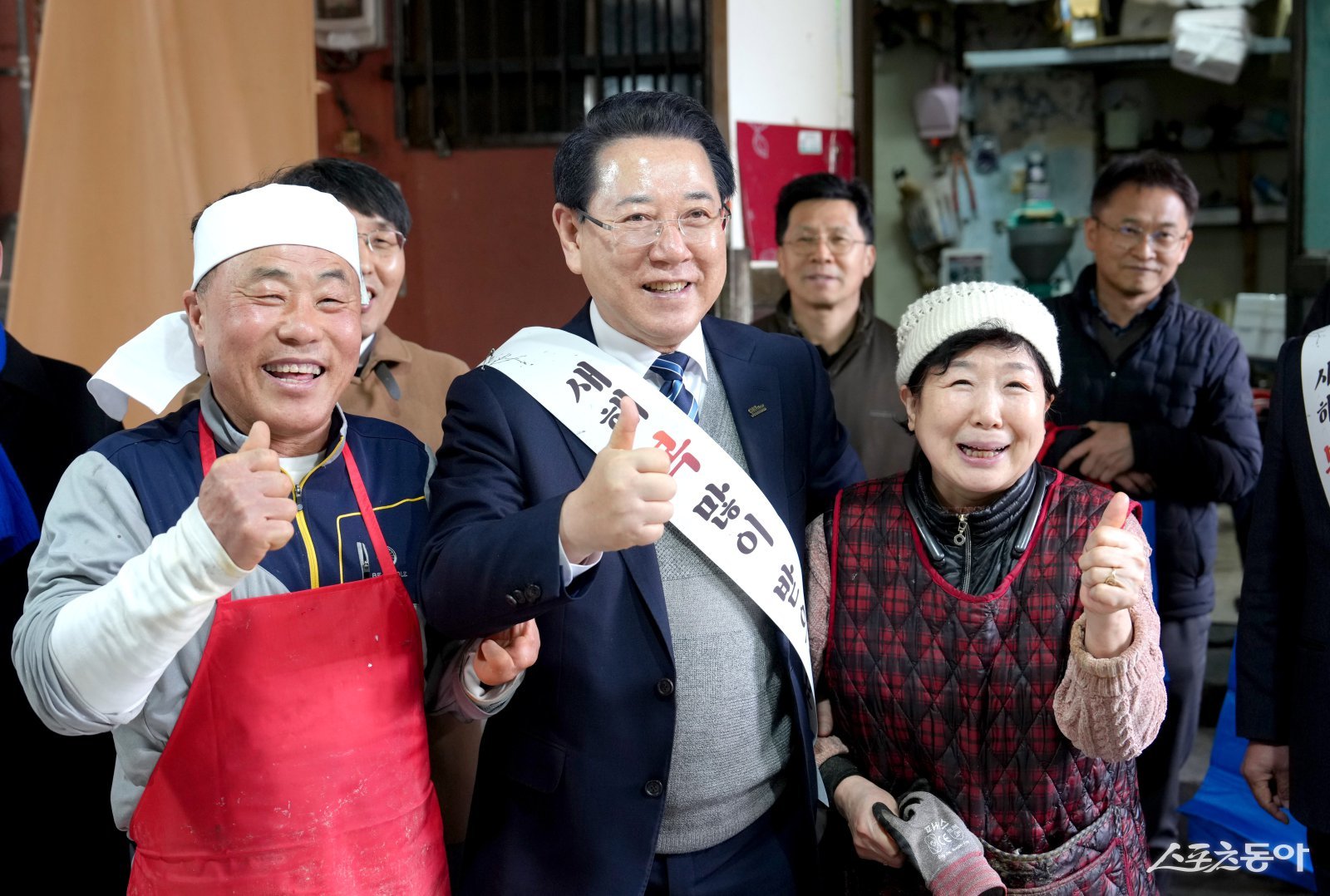 설 명절 전통시장 방문(순천 웃장). 사진제공│전남도