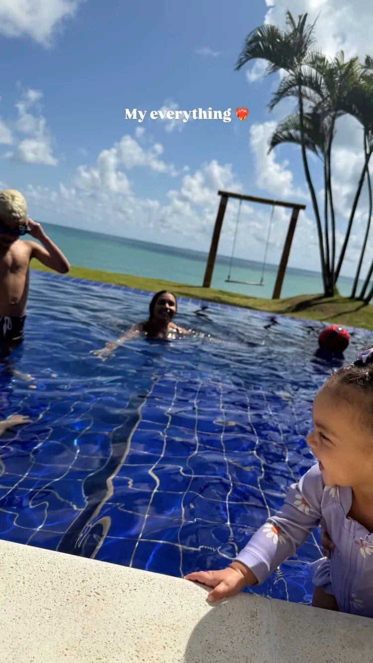 맨유의 브라질 국가대표 공격수 마테우스 쿠냐는 가족과 함께 따스한 해변을 찾았다. 사진캡처|마테우스 쿠냐 인스타그램