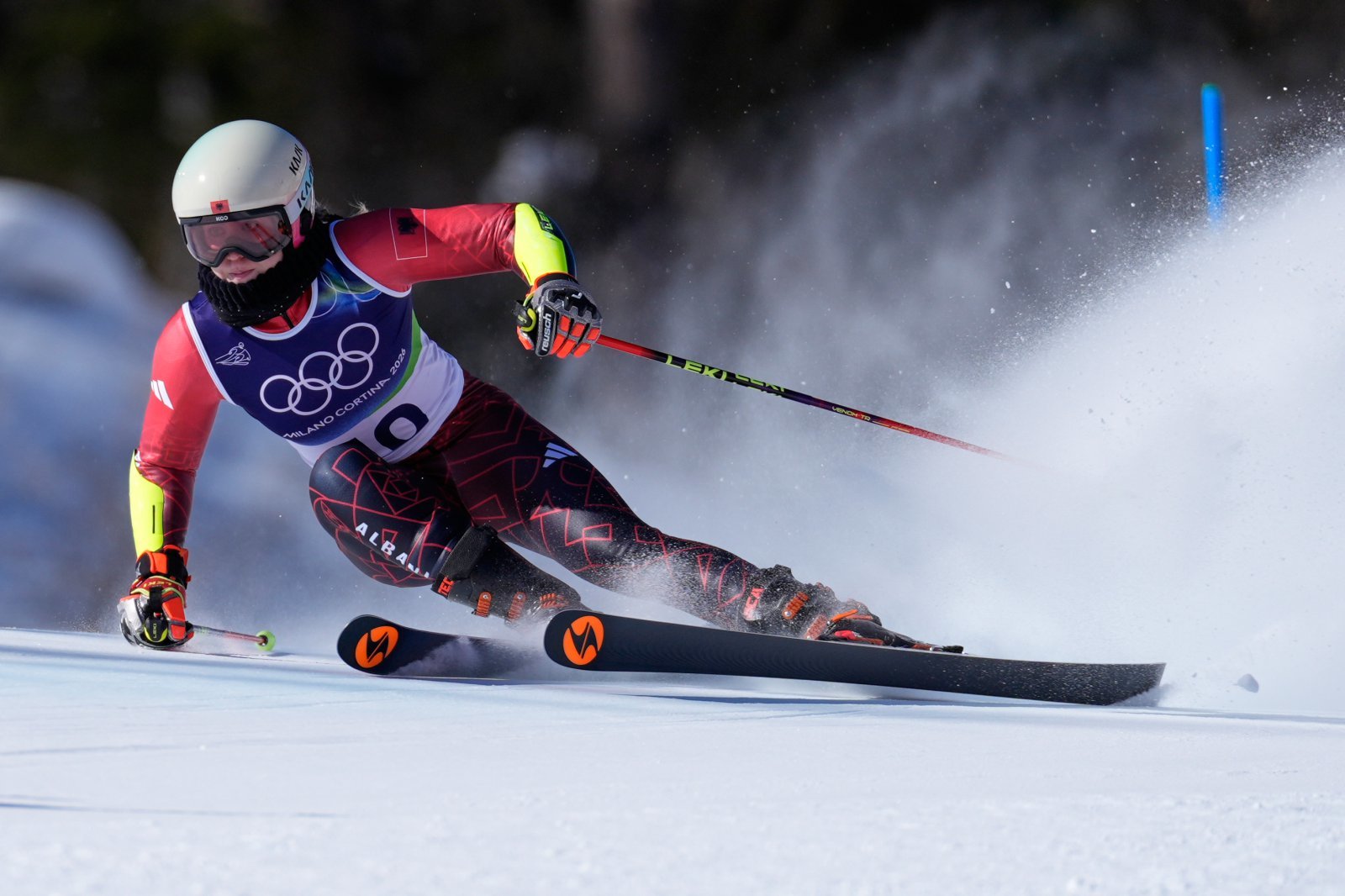 라라 콜투리가 15일(한국시간) 토파네 알파인스키 센터서 열린 2026밀라노·코르티나담페초동계올림픽 여자 알파인스키 대회전서 게이트를 통과하고 있다. 코르티나담페초｜AP뉴시스