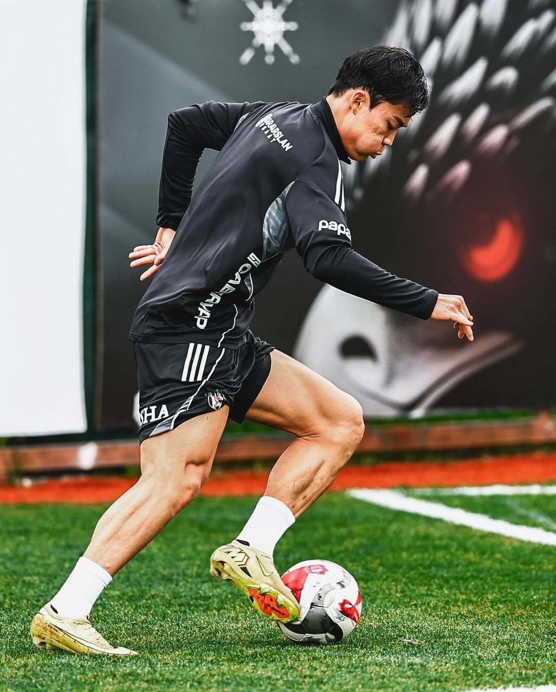 오현규는 16일(한국시간) 이스탄불 바샥셰히르 파티흐 테림 스타디움에서 열린 2025~2026시즌 튀르키예 쉬페르리그 22라운드 바샥셰히르와 원정경기서 1골·1도움을 기록, 베식타스의 3-2 역전승을 견인했다. 사진출처｜베식타스 인스타그램