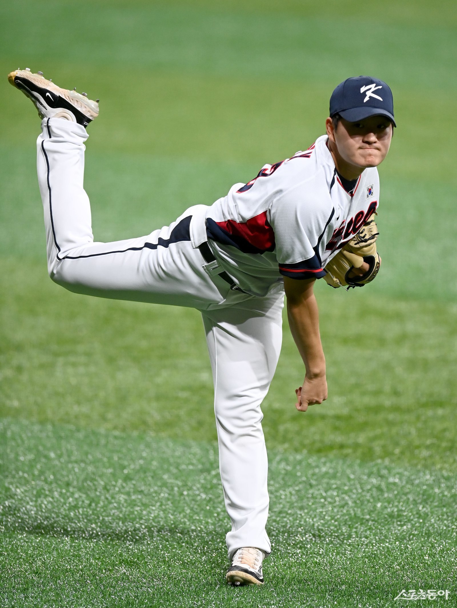 두산 김택연(사진)은 19일 오른쪽 종아리 부상으로 이탈한 라일리 오브라이언의 대체 선수로 WBC 대표팀에 합류했다. 스포츠동아DB