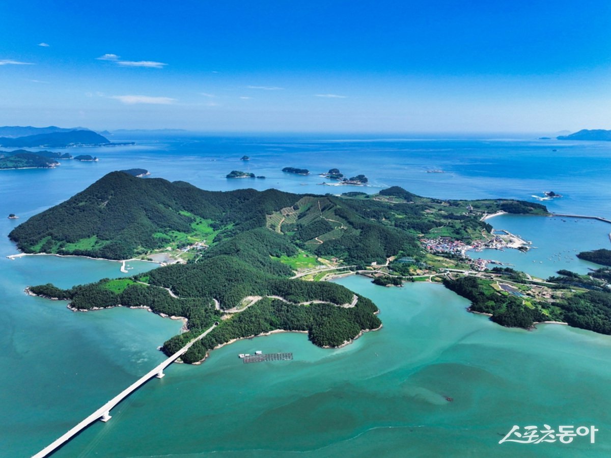 여수시는 2026여수세계섬박람회 성공 개최와 섬 관광 활성화를 위해 ‘다, 섬에서 산다’ 섬살이 체험 지원사업 참가자를 3월 3일까지 모집한다. 사진제공│여수시