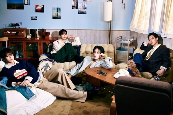 하이라이트. 사진제공 | 어라운드어스