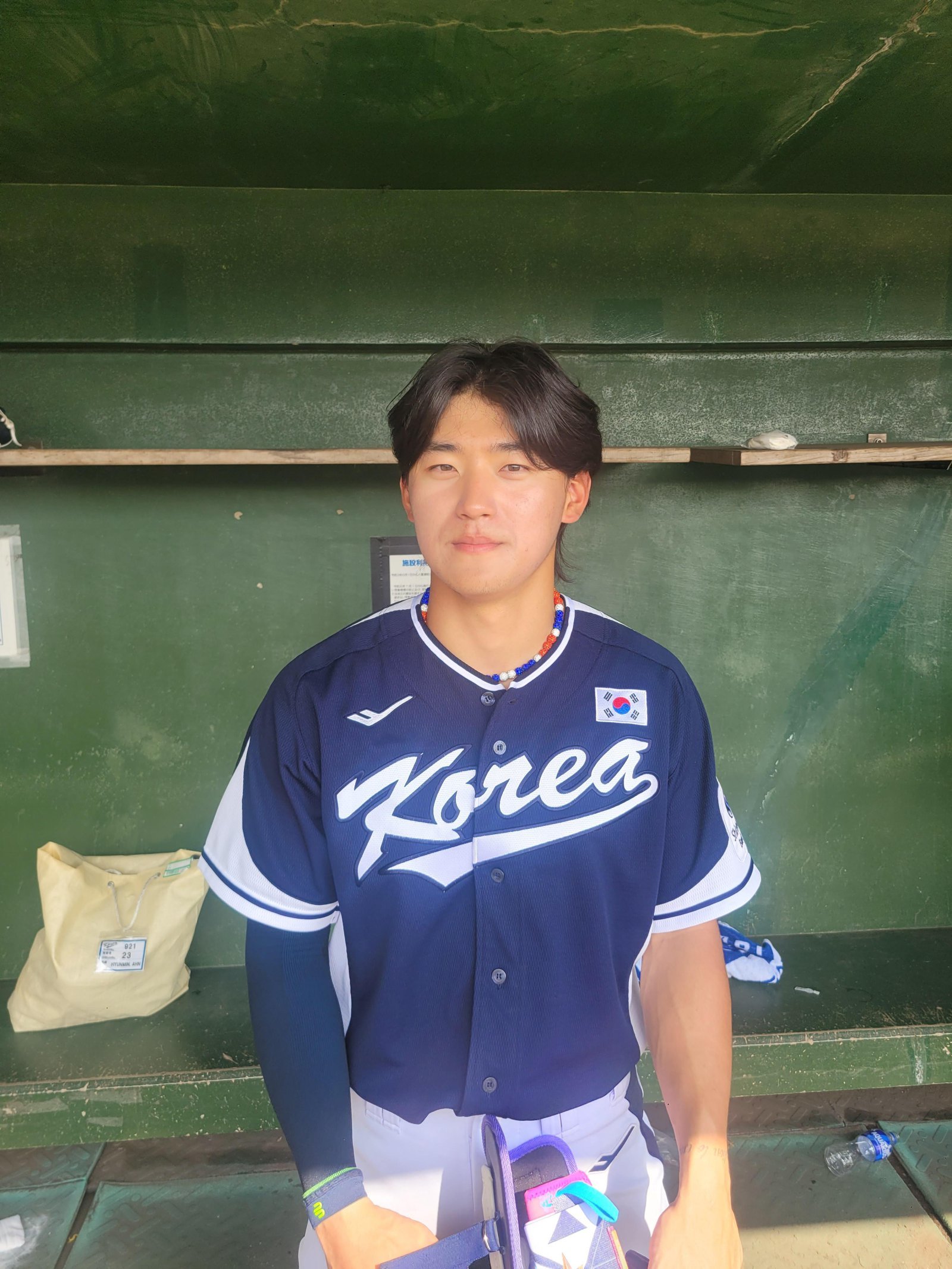 2026월드베이스볼클래식(WBC) 한국 야구대표팀 김도영이 21일 일본 오키나와 고친다구장서 열린 한화와 연습경기를 마친 뒤 인터뷰를 진행하고 있다. 김도영은 WBC 무대서 도루 가능 여부를 묻는 질문에 “몸을 잘 만들었다. 본 대회에서도 문제는 없을 것”이라며 전력질주를 예고했다. 오키나와|장은상 기자 award@donga.com