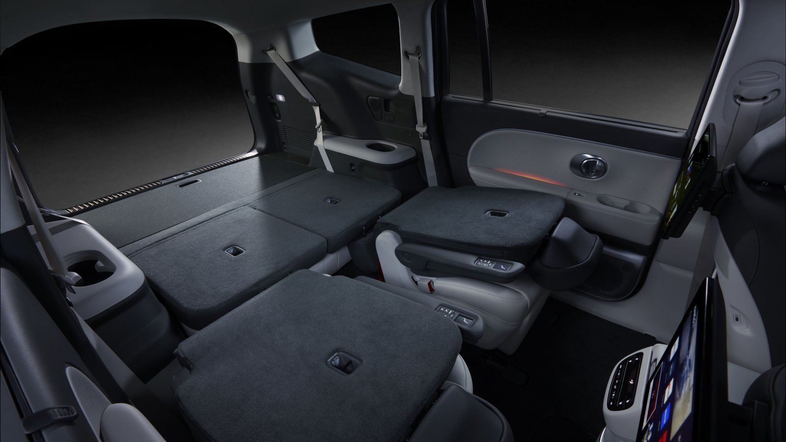 아이오닉9은  2·3열 폴딩 시 최대  2462L의 광활한 적재 공간을 확보할 수 있다. 사진제공｜현대차