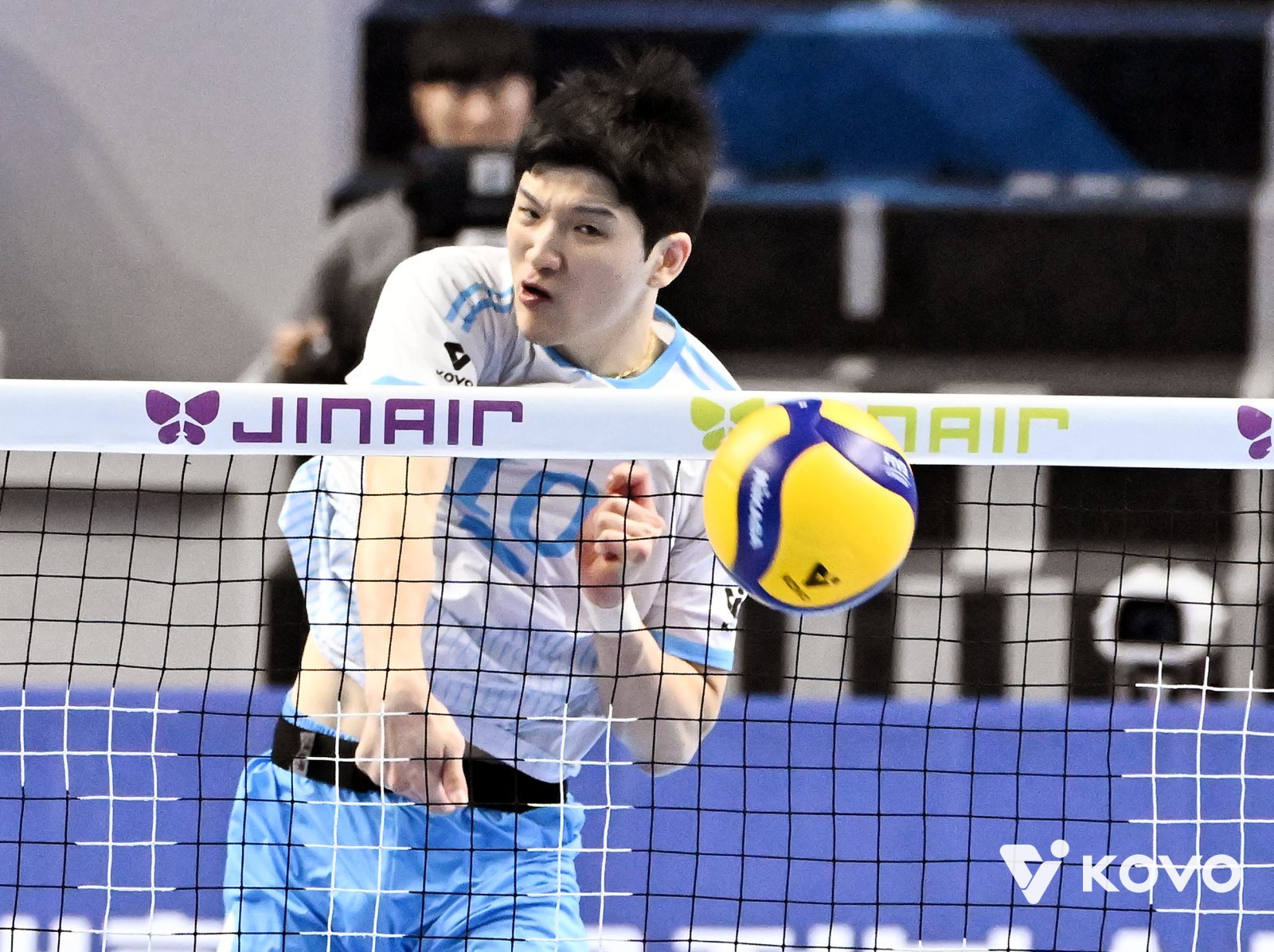 대한항공 토종 공격수 정지석이 22일 인천계양체육관서 열린 현대캐피탈과 V리그 홈경기에서 강한 오픈 공격을 시도하고 있다. 사진제공｜KOVO