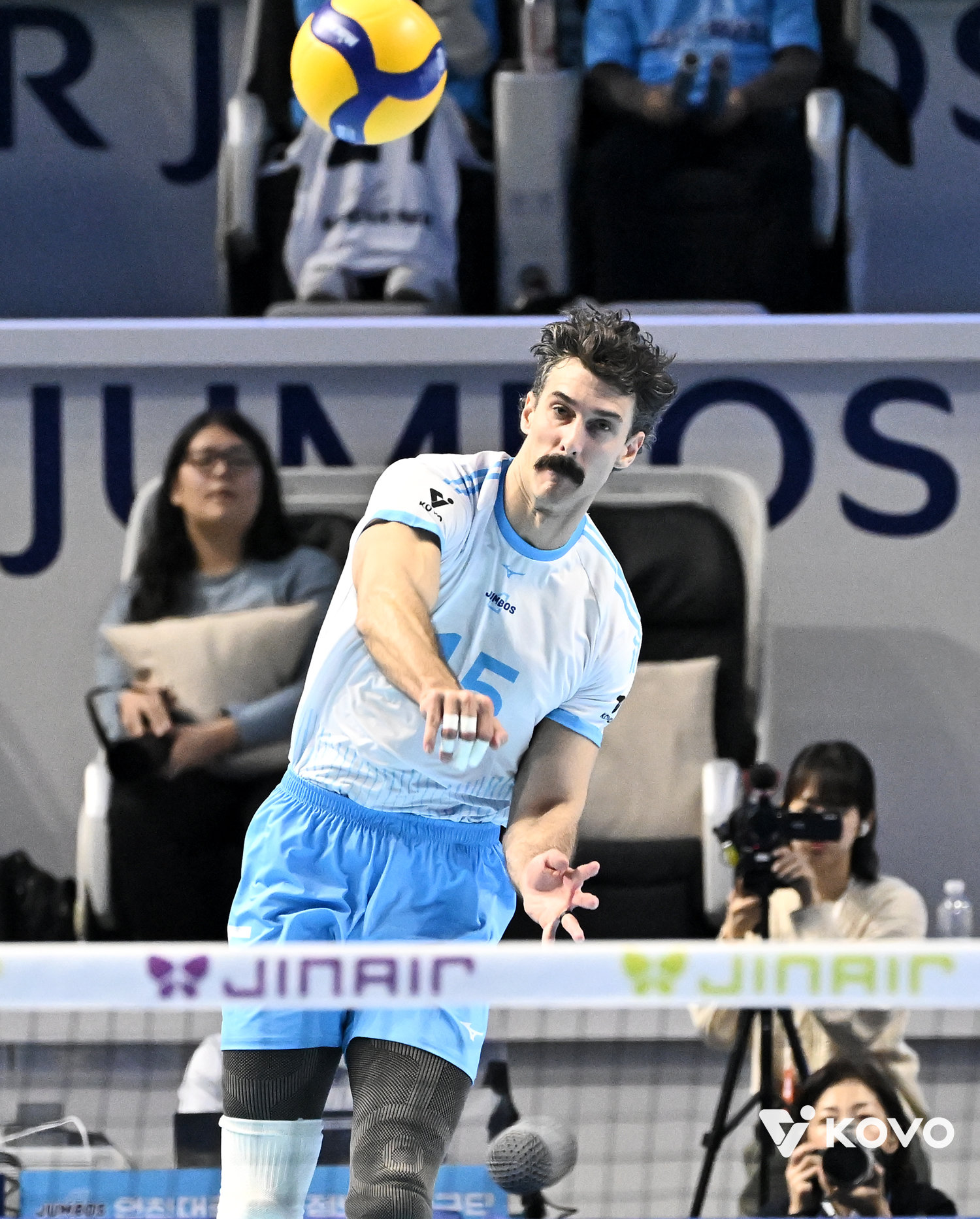 대한항공 외국인 공격수 카일 러셀이 22일 인천계양체육관서 열린 현대캐피탈과 V리그 홈경기에서 강한 스파이크 공격에 나서고 있다. 사진제공｜KOVO