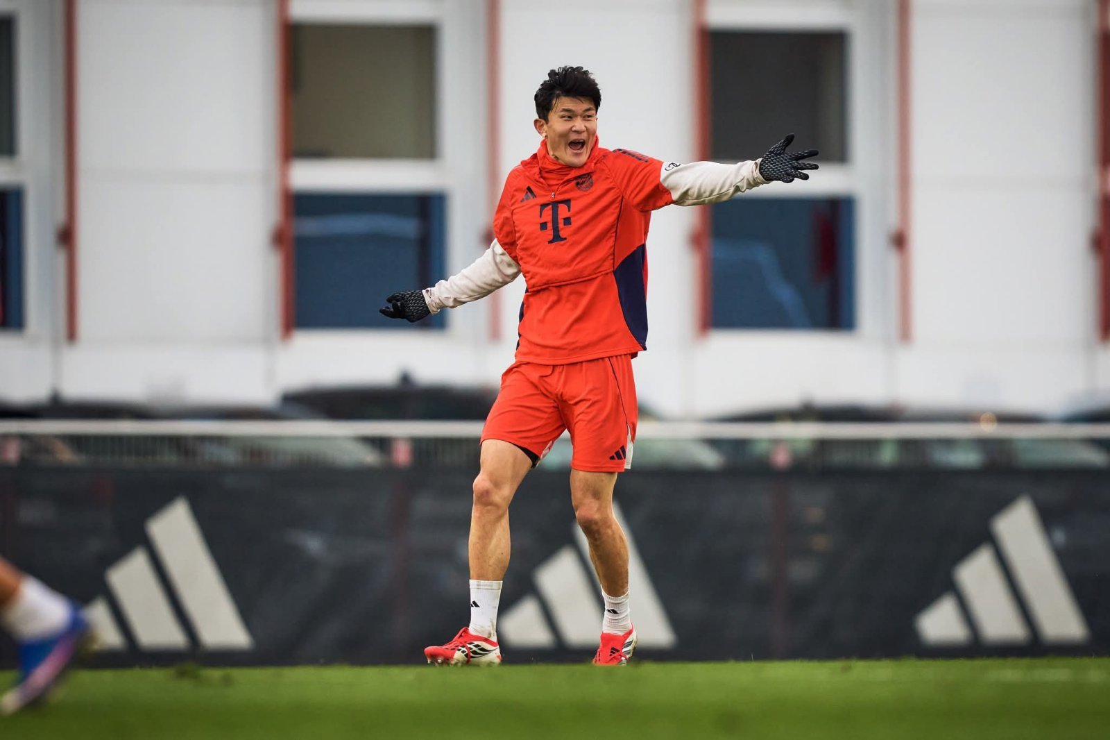 바이에른 뮌헨의 8월 프리시즌 방한 가능성 언급…‘첼시 & 토트넘 연결’ 김민재의 이적 프로젝트엔 어떤 영향?