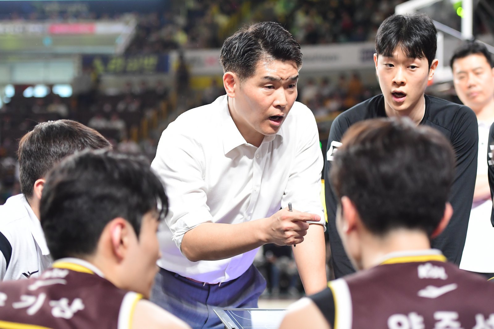 LG는 정규리그 30승을 선점하며 정규리그 우승 확률 81.5%를 손에 넣었지만, 조상현 감독은 쉽게 안심하지 않는다. 사진제공｜KBL