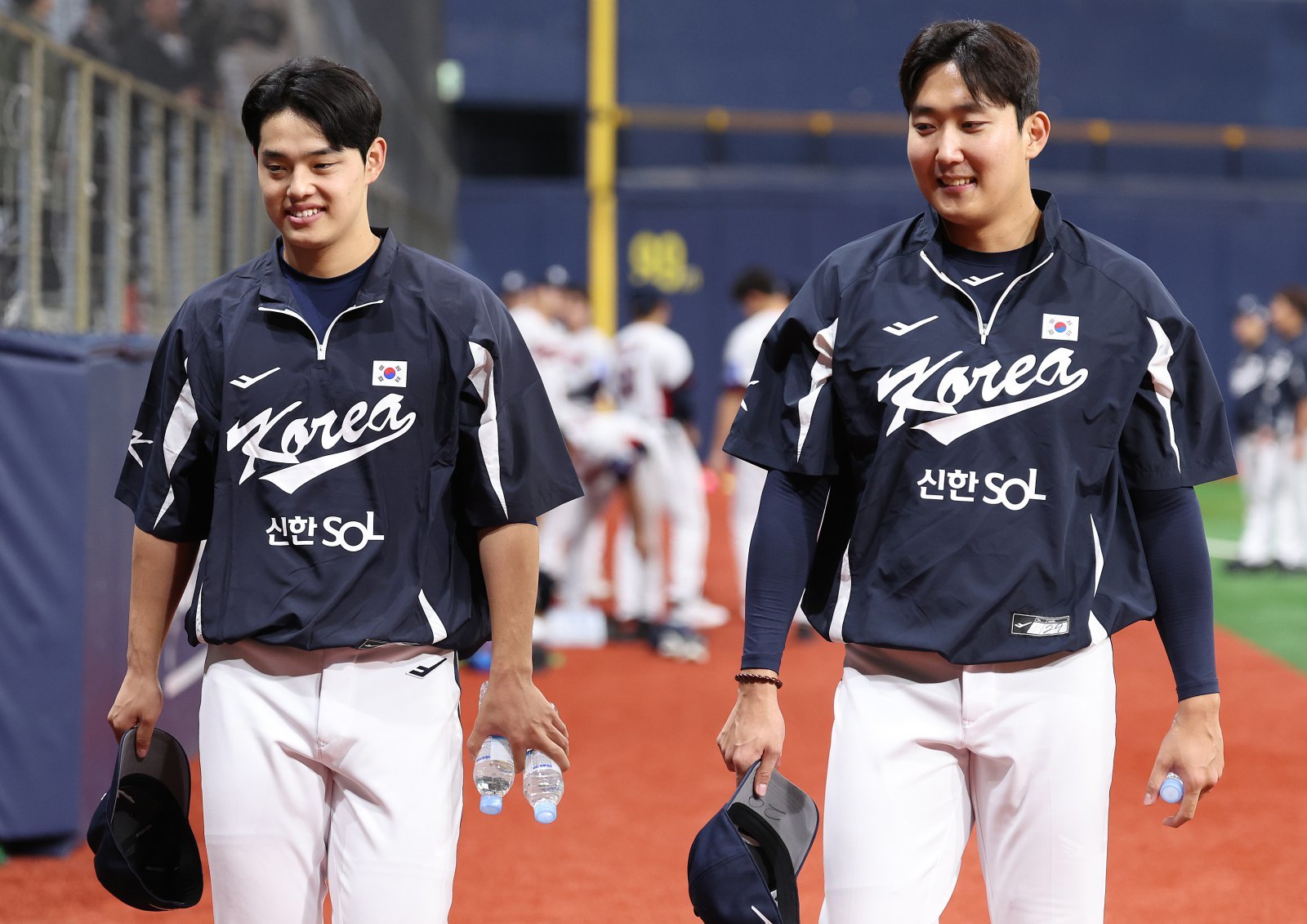 WBC 야구대표팀 손주영(오른쪽). 뉴시스