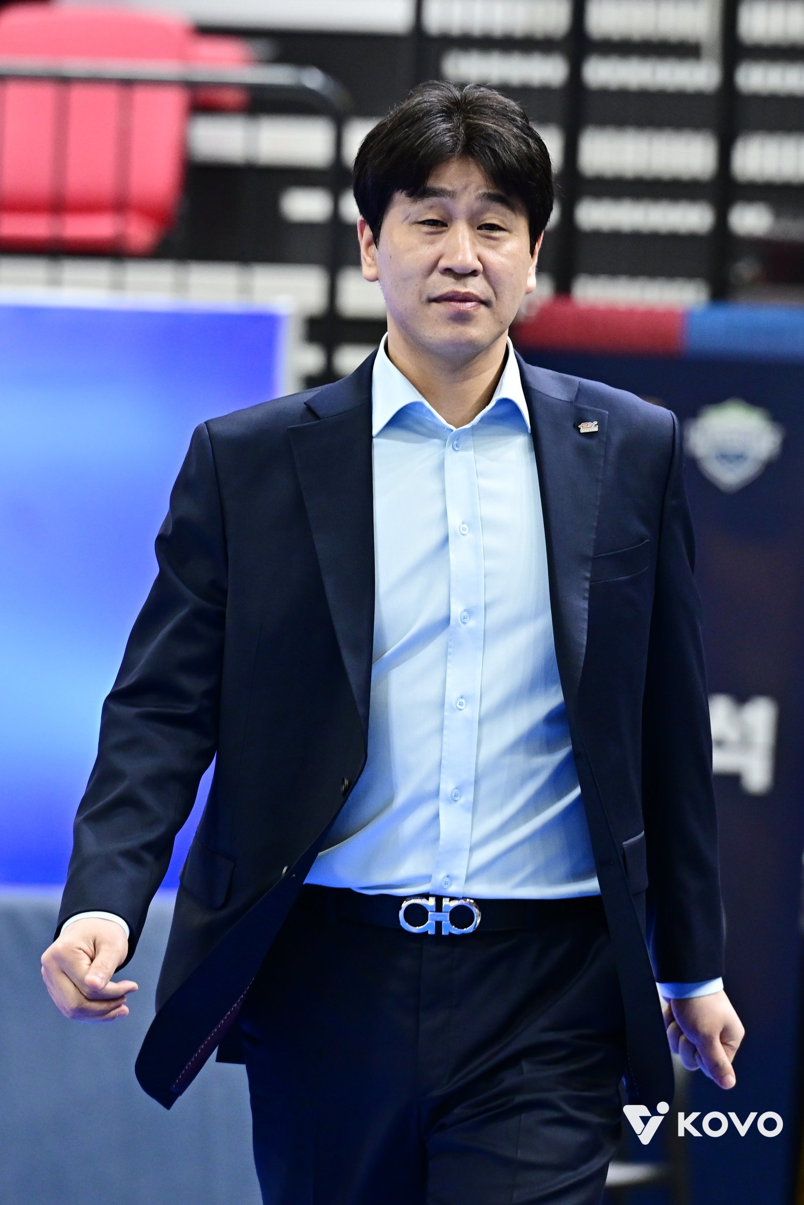 김종민 한국도로공사 감독이 24일 수원체육관서 열린 현대건설과 V리그 여자부 원정경기를 앞두고 입장하고 있다. 사진제공|KOVO