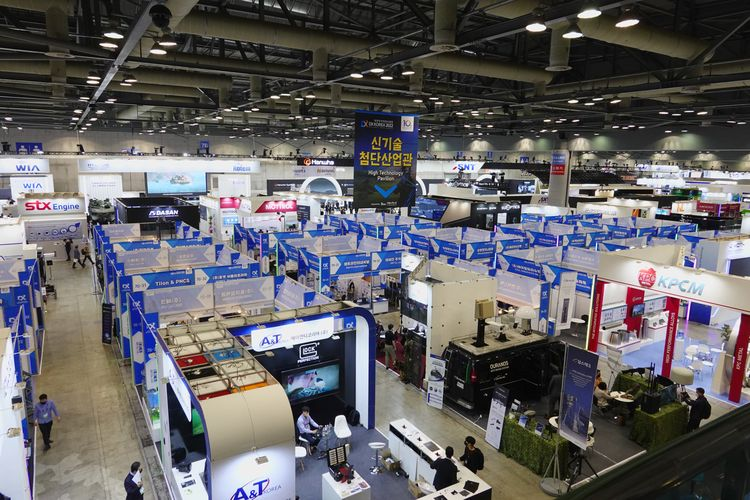 DX KOREA 2022 행사장 전경. 국내·외 방산 기업과 글로벌 바이어가 함께한 비즈니스 플랫폼 현장이다.  사진제공 ｜ DX KOREA 2026 조직위원회