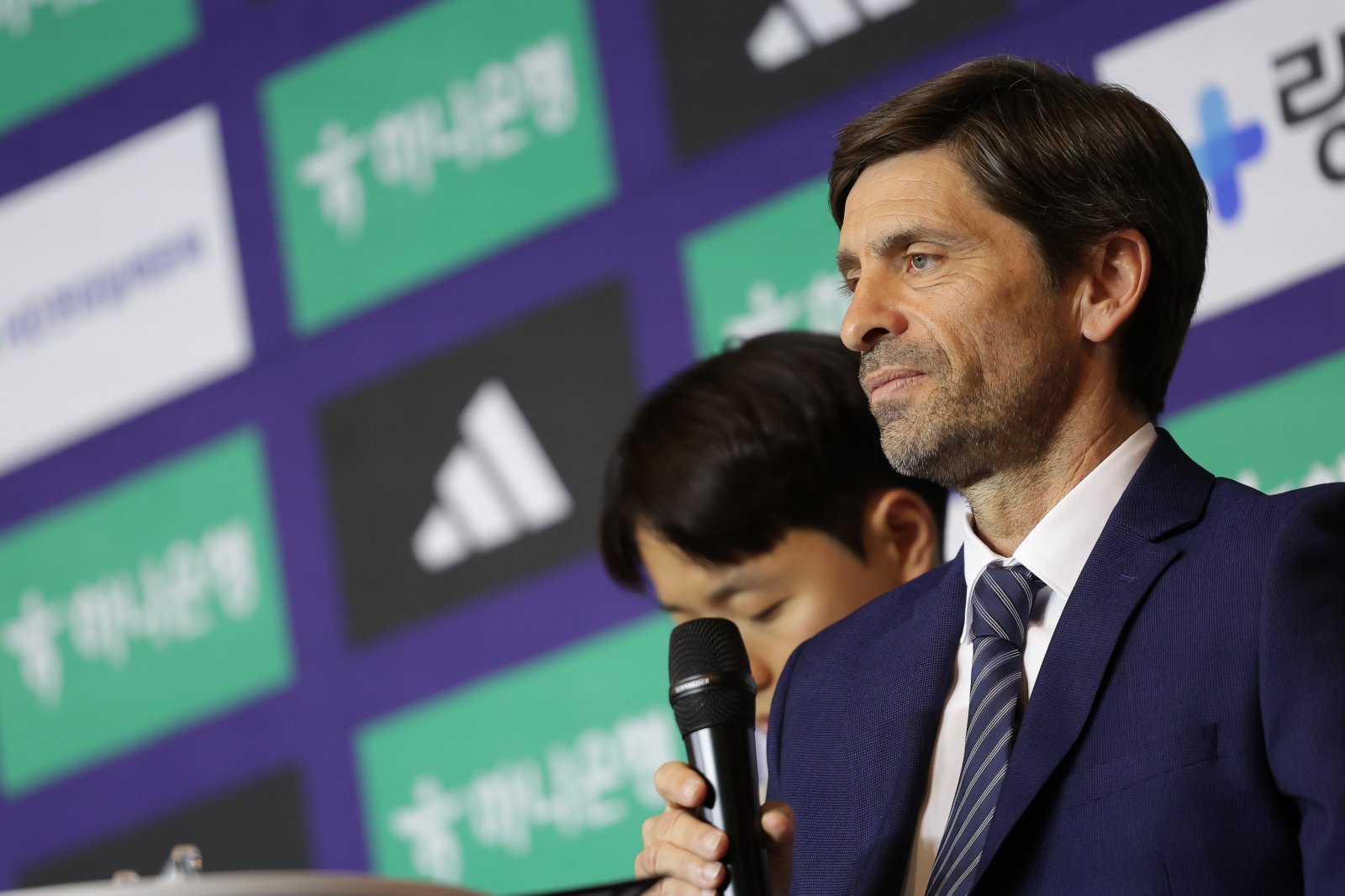 제주 세르지우 코스타 감독이 25일 서울 홍은동 스위스그랜드호텔에서 열린 ‘하나은행 K리그 2026 개막 미디어데이’에서 취재진의 질문에 답하고 있다. 사진제공|한국프로축구연맹