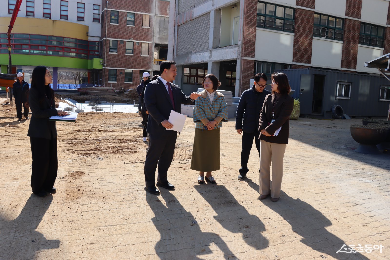 고준호 경기도의회 의원(국민의힘·파주1)이 지난 25일 파주시 와동초등학교를 방문해 3월 개학을 앞두고 교육환경 전반과 학교 시설 개선 사항을 점검하고 주요 현안을 논의했다. 사진제공|고준호 의원