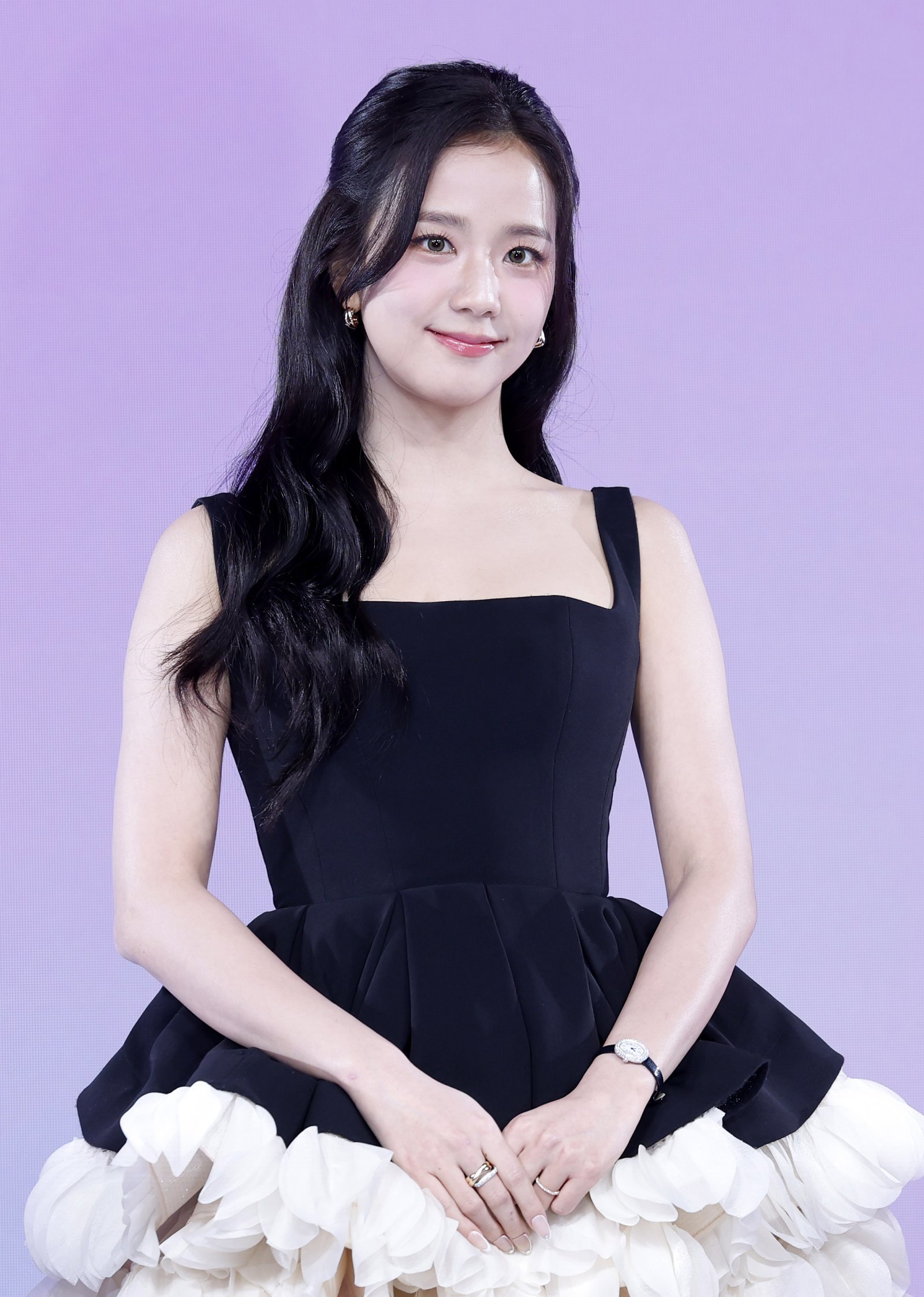 [서울=뉴시스] 김혜진 기자 = 그룹 블랙핑크 지수가 26일 서울 종로구 JW 메리어트 동대문 스퀘어 서울에서 열린 넷플릭스 ‘월간남친’ 제작발표회에서 포즈를 취하고 있다. 2026.02.25. jini@newsis.com