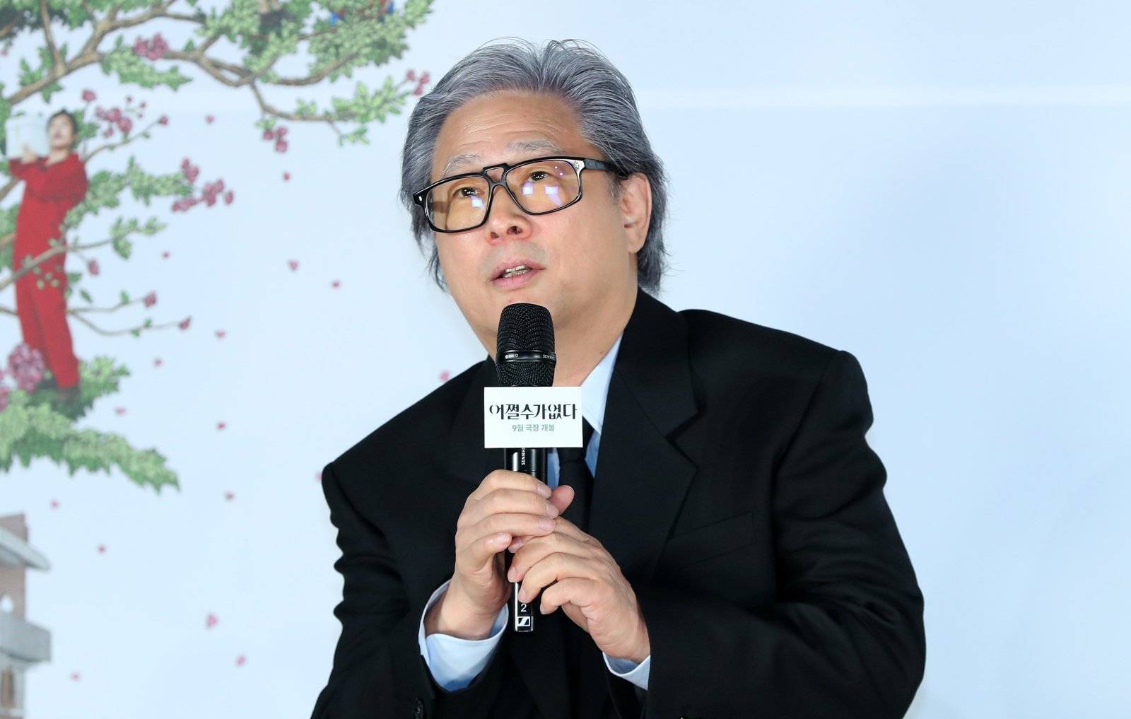 감독 박찬욱이 제79회 프랑스 칸 국제영화제 경쟁부문 심사위원장으로 위촉됐다. 영화제 최고 영예 황금종려상의 향배를 결정짓는 심사위원단 수장에 우리 영화인이 선정되기는 ‘박 감독이 처음’이다. 사진|뉴시스