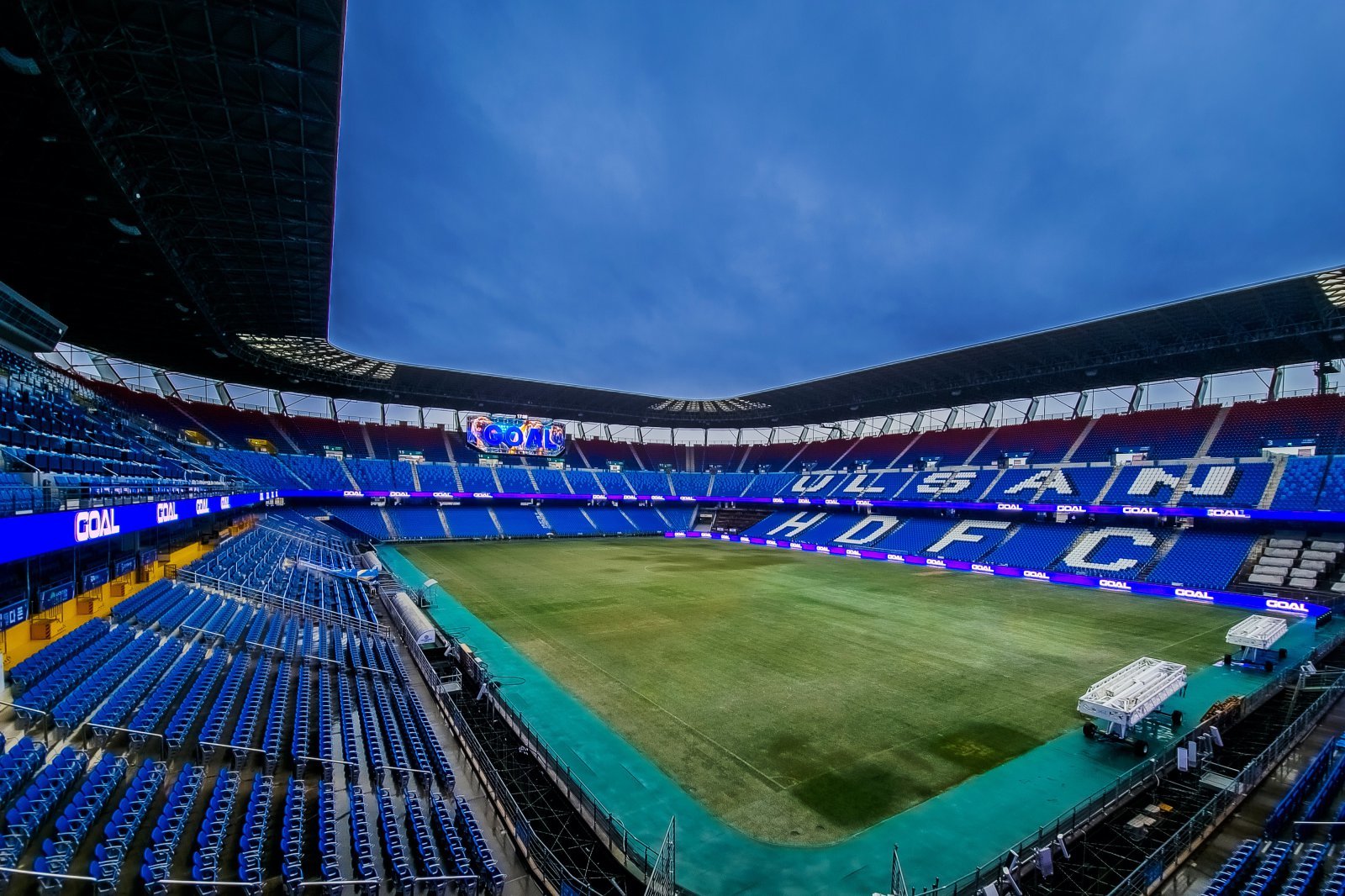 울산이 K리그 최초로 홈구장에 360도 LED 리본 전광판을 설치했다. 울산문수경기장 전경. 사진제공｜울산 HD