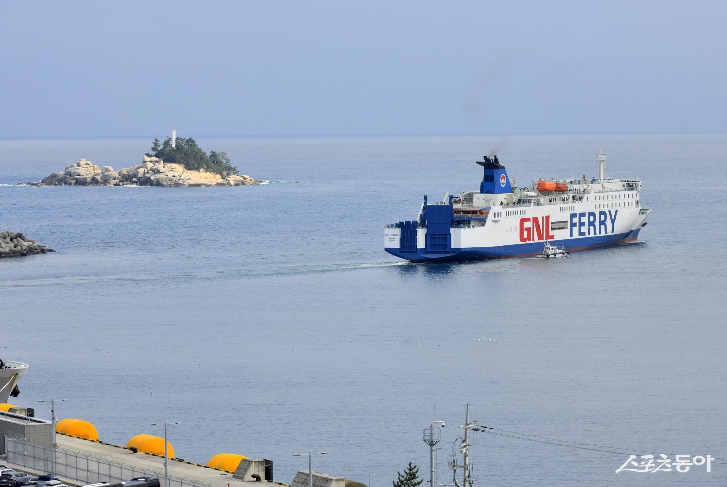 지난달 28일 속초에서 출항하는 지앤엘그레이스호. 속초시 제공