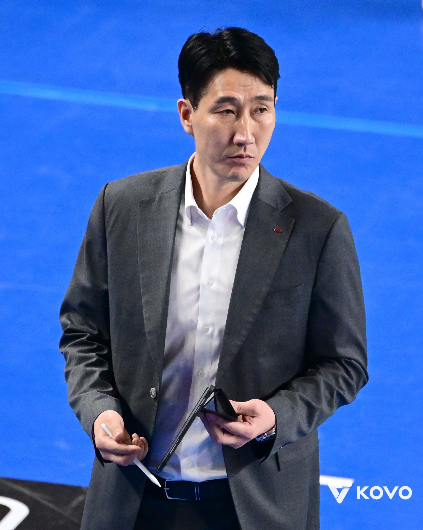 권영민 한국전력 감독은 2일 수원체육관서 열릴 대한항공과 V리그 홈경기를 앞두고 3위 도약의 욕심을 감추지 않았다. 사진제공│KOVO