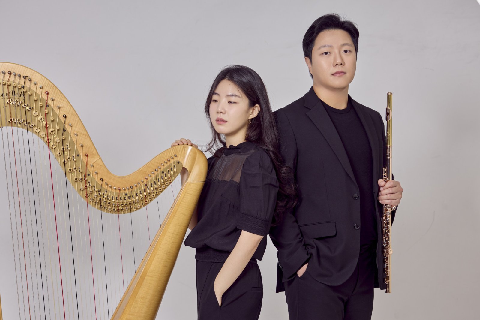 시그니엘 부산, 더 라운지 하우스 콘서트 하피스트 정주희(왼쪽)와 플루티스트 이주형