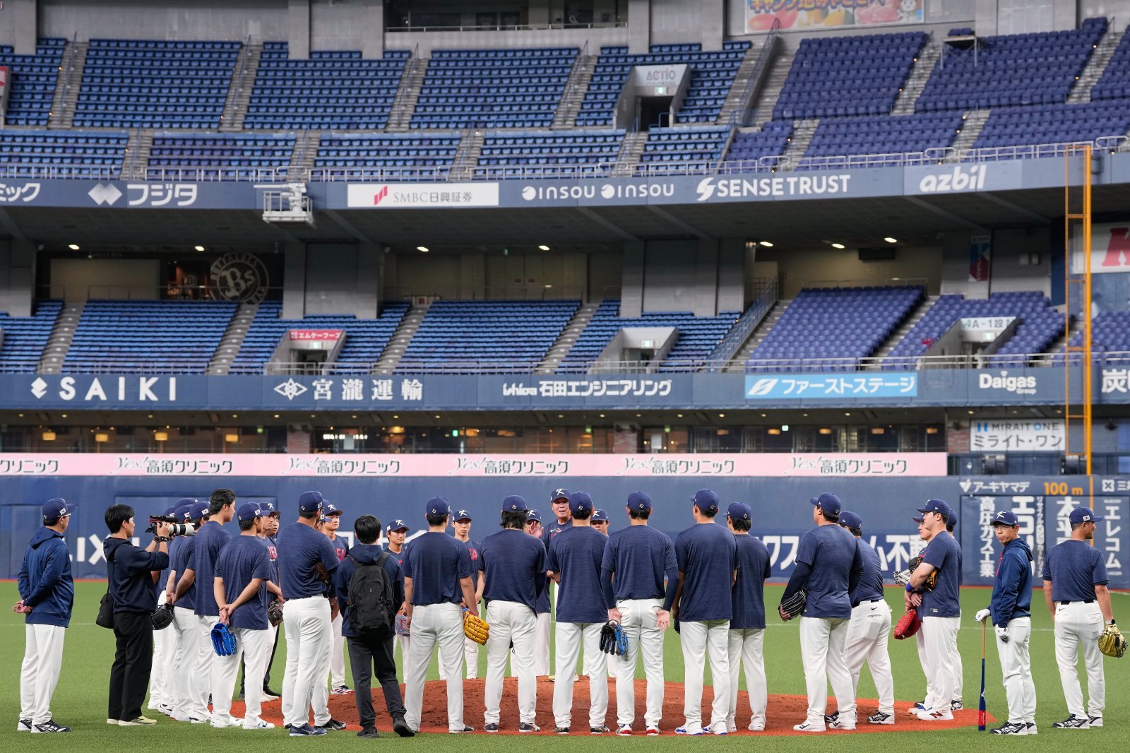 제6회 WBC는 기존의 리그와 다른 대회 규칙을 적용한다. 규칙을 숙지하는 것도 좋은 성적을 내기 위한 필수조건이다. 1일 오사카 교세라돔서 훈련하는 한국 대표팀. 오사카ㅣAP뉴시스