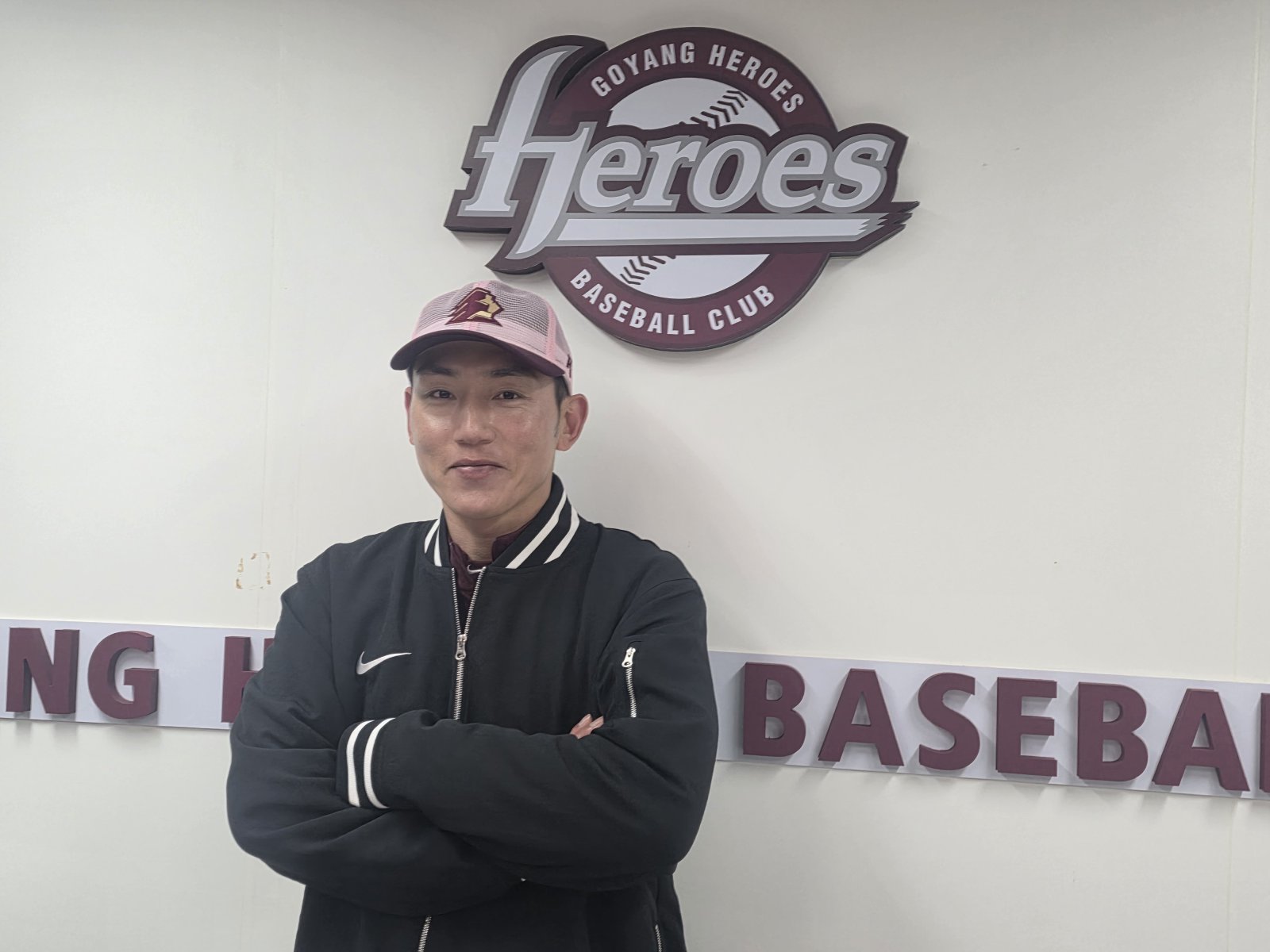 화려한 전성기를 보냈던 서건창(사진), 안치홍이 키움에서 뭉쳤다. 이들은 익숙하지 않은 3루 수비 훈련까지 소화하며 새 시즌을 준비하고 있다. 뉴시스