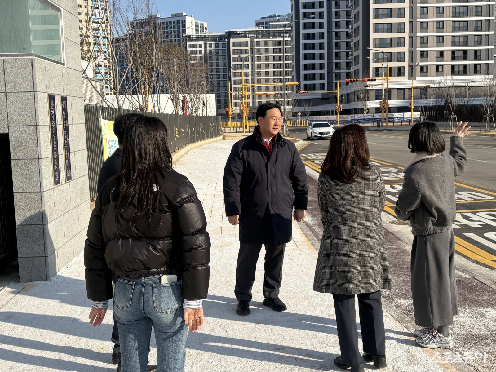 경기도의회 고준호 의원(국민의힘·파주1)이 3월 새 학기를 맞아 파주 지역 내 신설 학교들의 ‘개교 초기 안정화’를 위해 직접 현장으로 뛰어들었다. 사진제공｜고준호 의원