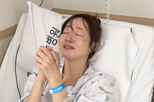 엄지원, 일본 여행 중 발목 골절…“맨홀에 신발 끼었다”