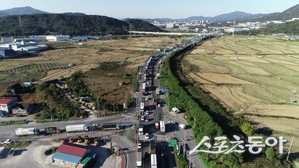 경주시 외동읍 모화삼거리 구간에 상습 교통정체가 발생하고 있다. 사진제공 ㅣ 경주시