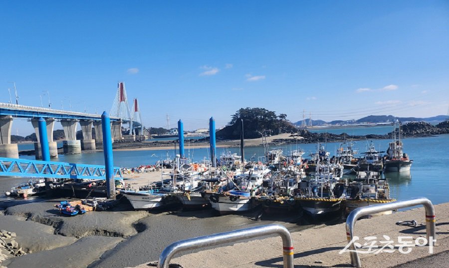 옹진군, 진두항에 계류 중인 동력수상레저기구와 선박을 대상으로 정비 작업을 본격 추진한다.  사진제공｜옹진군청