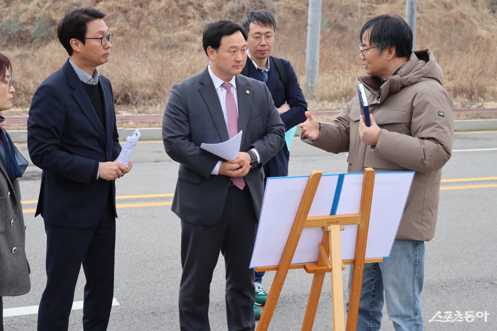 경기도의회 고준호 의원(국민의힘·파주1)은 6일 파주시 와동동 운정신도시 일대에 들어설 예정인 ‘경기북부 국민안전체험관’ 부지를 방문해 사업 현황을 긴급 점검했다. 사진제공｜고준호 의원