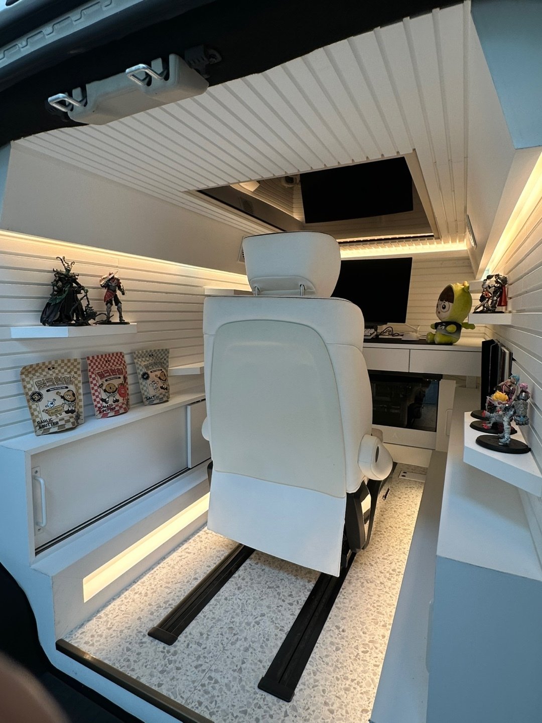 해비치 PV5 게이밍스테이션