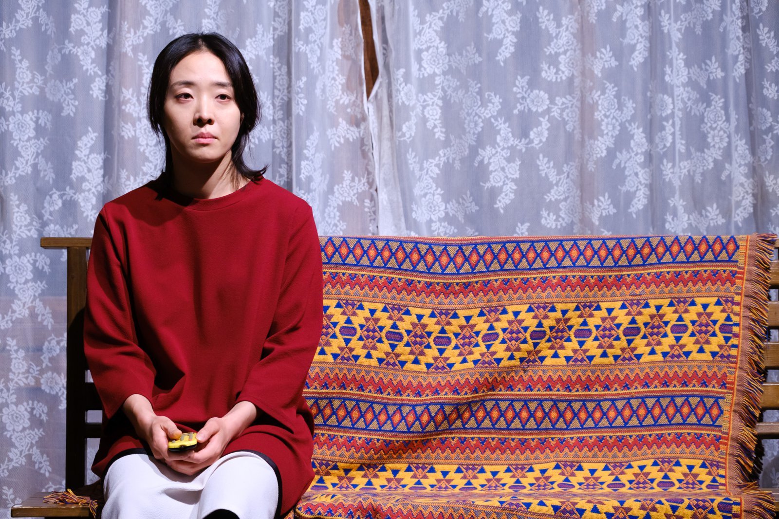 중년의 순옥은 시력을 잃어가게 되자 남편에게 이혼을 요구한다. 뷰티풀라이프는 한 노부부의 삶을 역순으로 거슬러 올라가며 인생의 아름다움을 다시금 생각하게 하는 연극이다. 순옥을 연기한 배우 유인. 사진제공 | 지안컴퍼니